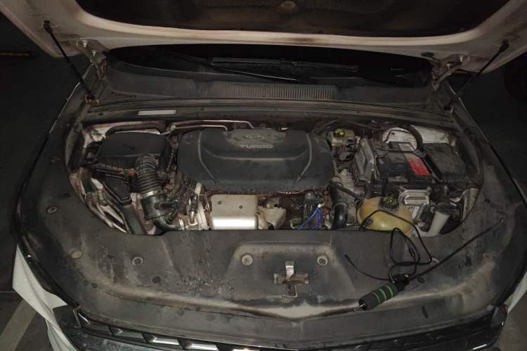 Used Wuling Victory 2020 1.5T CVT Flagship Edition Engine Bay