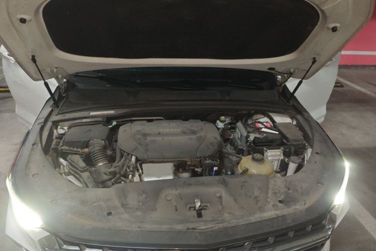 Used Wuling Victory 2020 1.5T CVT Flagship Edition Engine Bay
