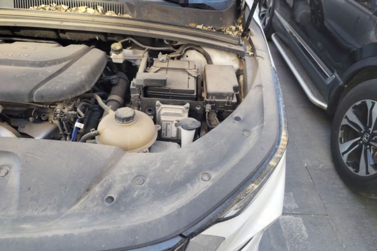 Used Wuling Victory 2020 1.5T CVT Flagship Edition Engine Bay Left