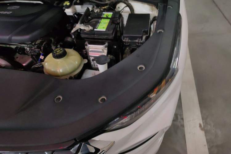 Used Wuling Victory 2020 1.5T CVT Flagship Edition Engine Bay Left