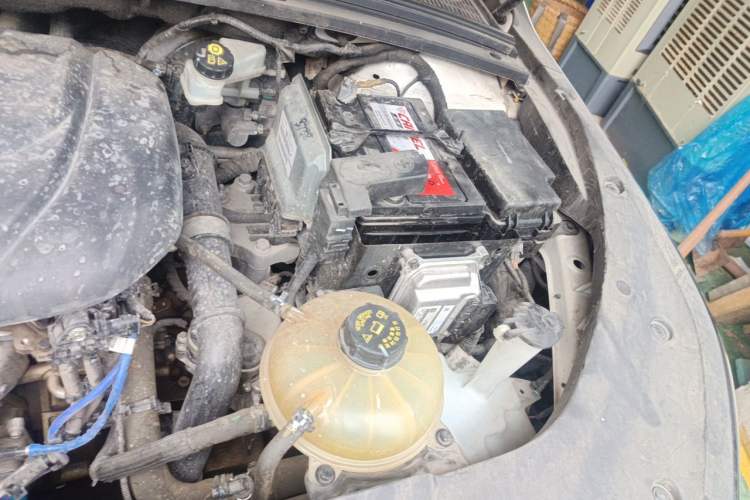 Used Wuling Victory 2020 1.5T CVT Flagship Edition Engine Bay Left