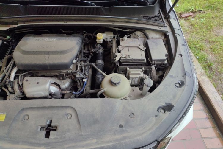 Used Wuling Victory 2020 1.5T CVT Flagship Edition Engine Bay Left