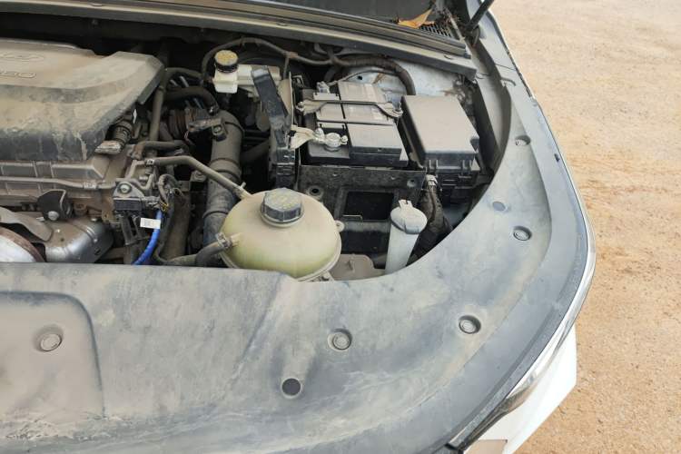 Used Wuling Victory 2020 1.5T Manual Elite Edition Engine Bay Left