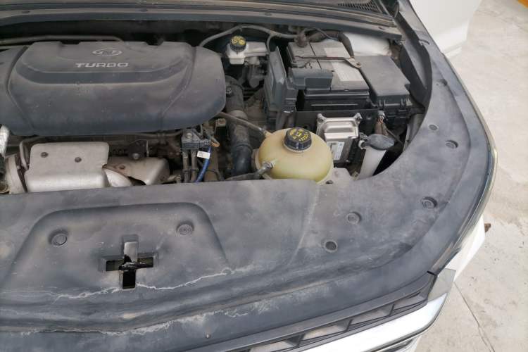 Used Wuling Victory 2020 1.5T CVT Flagship Edition Engine Bay Left