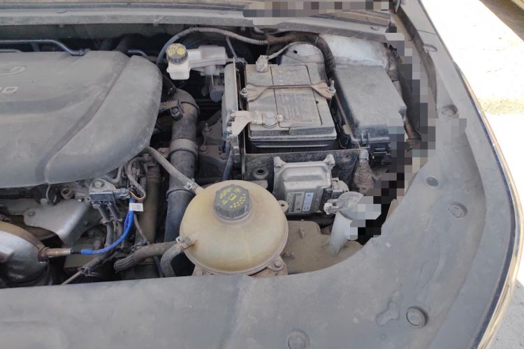 Used Wuling Victory 2020 1.5T CVT Flagship Edition Engine Bay Left