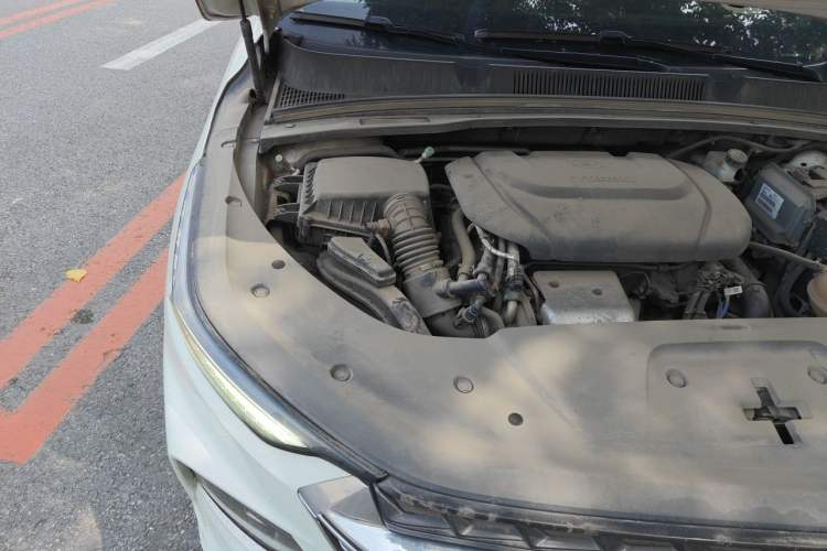 Used Wuling Victory 2020 1.5T CVT Flagship Edition Engine Bay Right