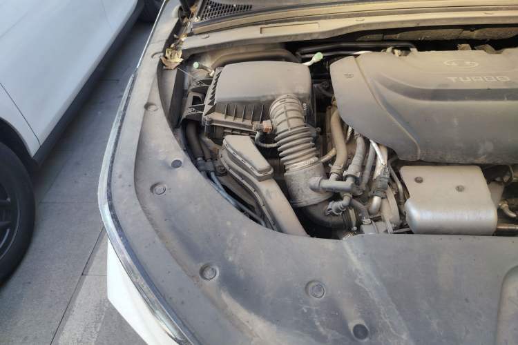 Used Wuling Victory 2020 1.5T CVT Flagship Edition Engine Bay Right