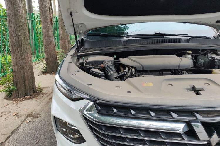 Used Wuling Victory 2020 1.5T CVT Flagship Edition Engine Bay Right