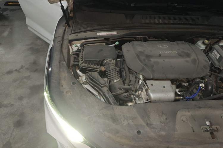 Used Wuling Victory 2020 1.5T CVT Flagship Edition Engine Bay Right