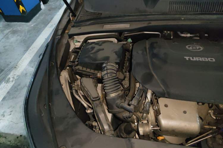 Used Wuling Victory 2020 1.5T CVT Flagship Edition Engine Bay Right