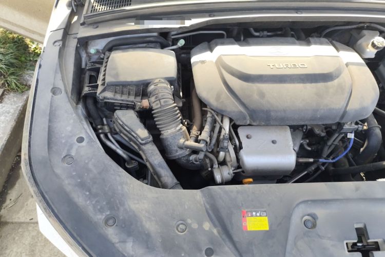 Used Wuling Victory 2020 1.5T CVT Flagship Edition Engine Bay Right
