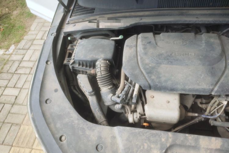 Used Wuling Victory 2020 1.5T Manual Elite Edition Engine Bay Right