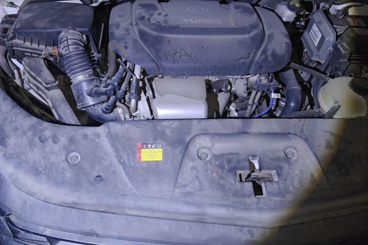 Used Wuling Victory 2020 1.5T CVT Flagship Edition Engine Bay