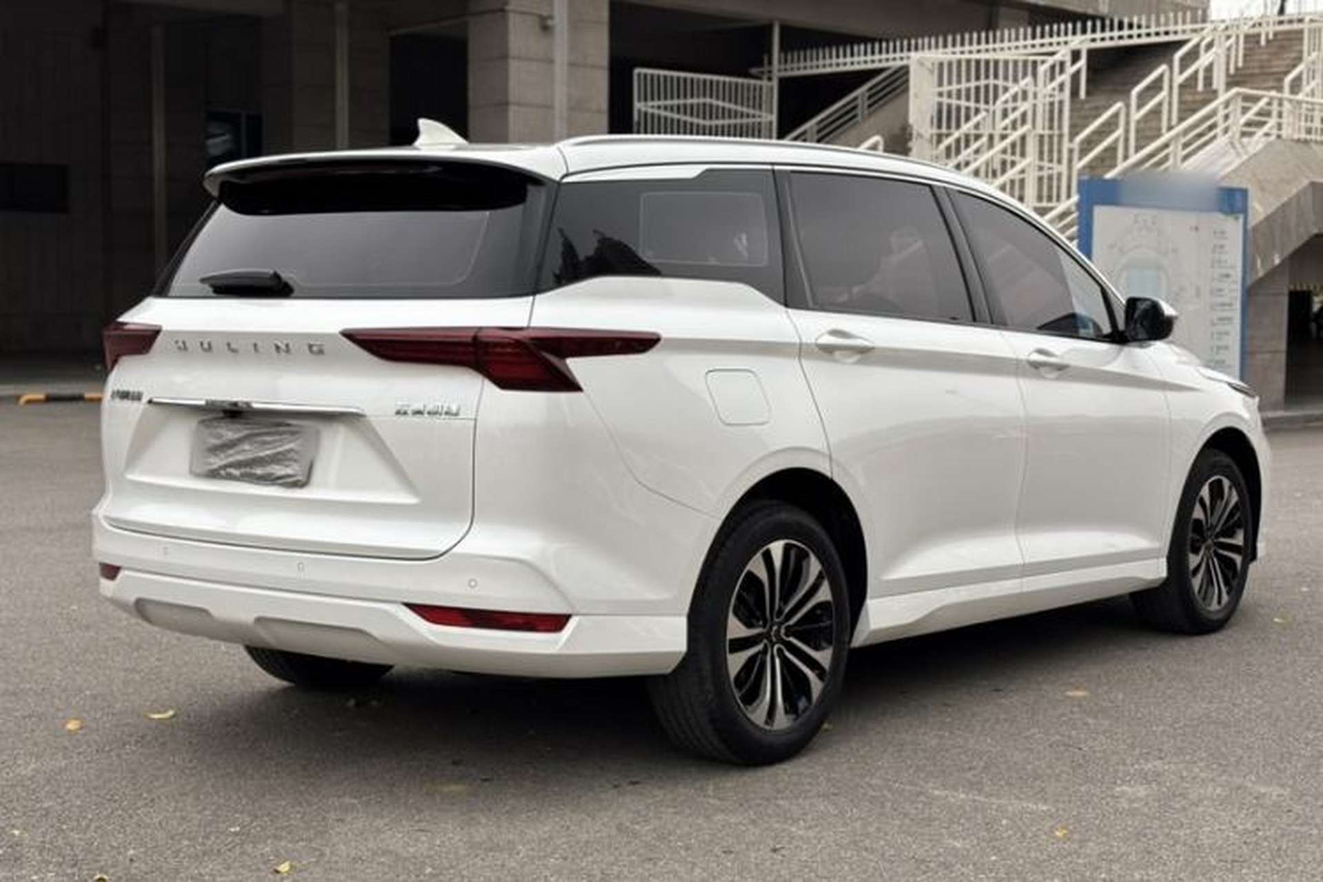 Used Wuling Victory 2020 1.5T CVT Flagship Edition Exterior 3