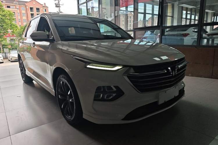 Used Wuling Victory 2020 1.5T CVT Luxury Model Front Right 45 Deg