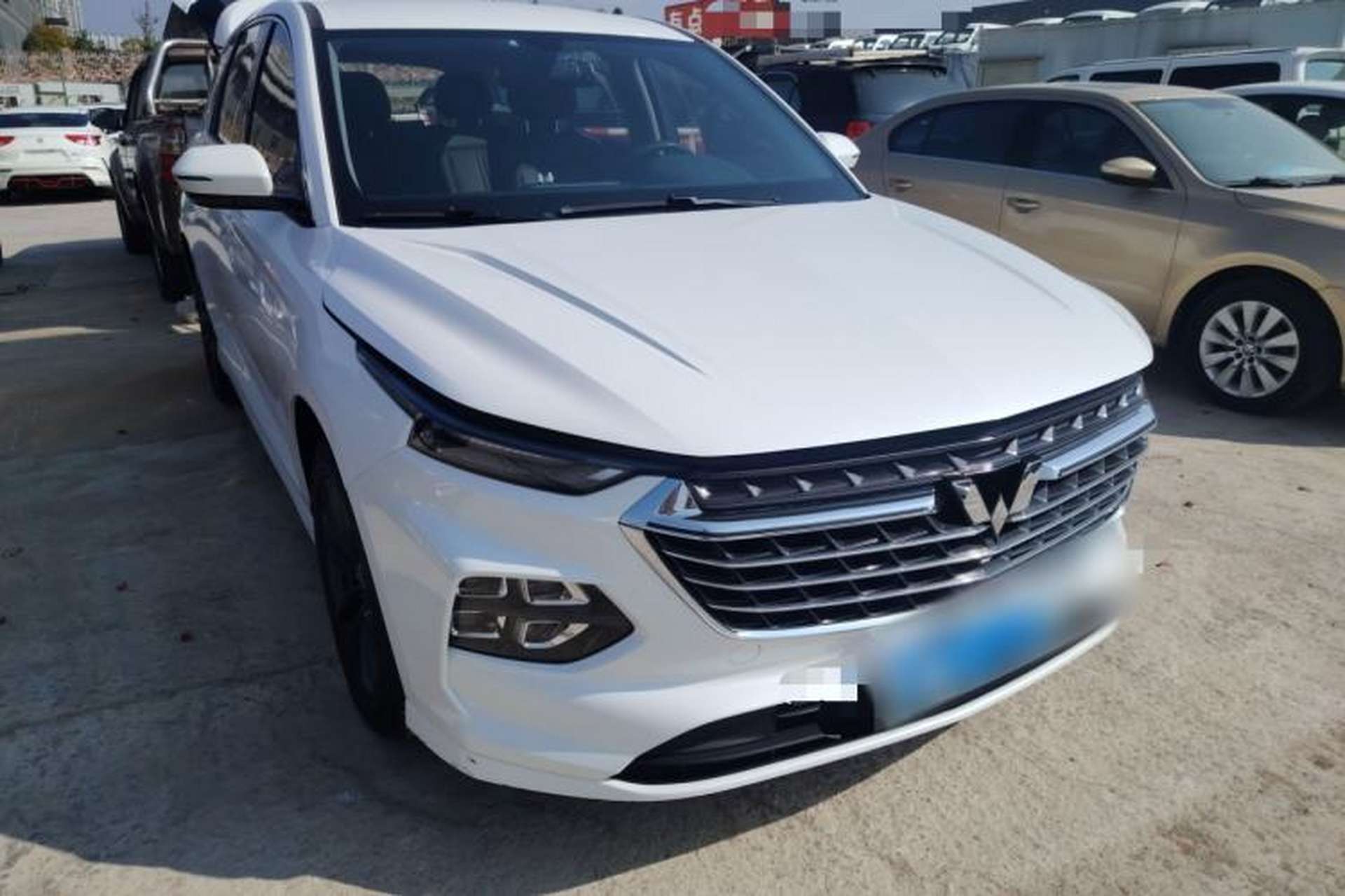 Used Wuling Victory 2020 1.5T CVT Luxury Model Front Right 45 Deg