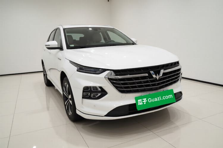 Used Wuling Victory 2020 1.5T CVT Flagship Edition Front Right 45 Deg
