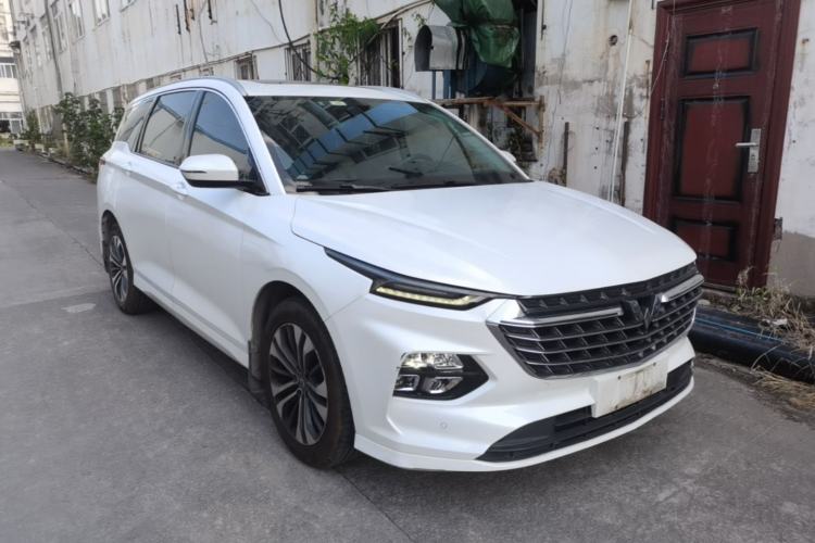 Used Wuling Victory 2020 1.5T CVT Flagship Edition Front Right 45 Deg