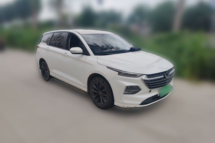 Used Wuling Victory 2020 1.5T Manual Elite Edition Front Right 45 Deg