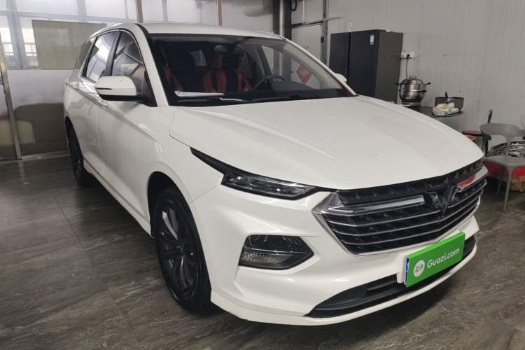 Used Wuling Victory 2020 1.5T CVT Elite Model Front Right 45 Deg