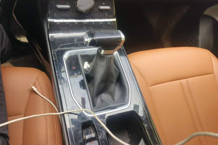 Used Wuling Victory 2020 1.5T CVT Elite Model Gear Lever