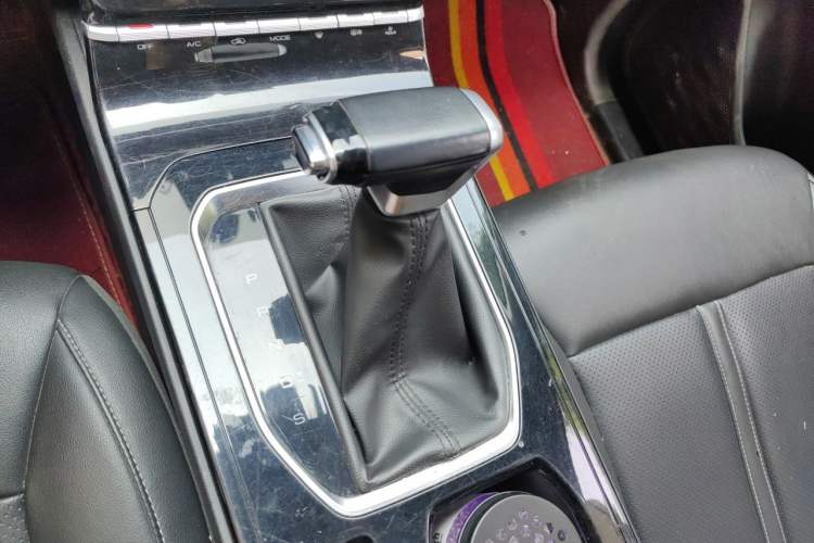 Used Wuling Victory 2020 1.5T CVT Luxury Model Gear Lever
