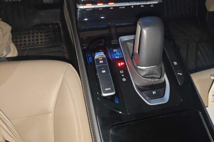 Used Wuling Victory 2020 1.5T CVT Flagship Edition Gear Lever