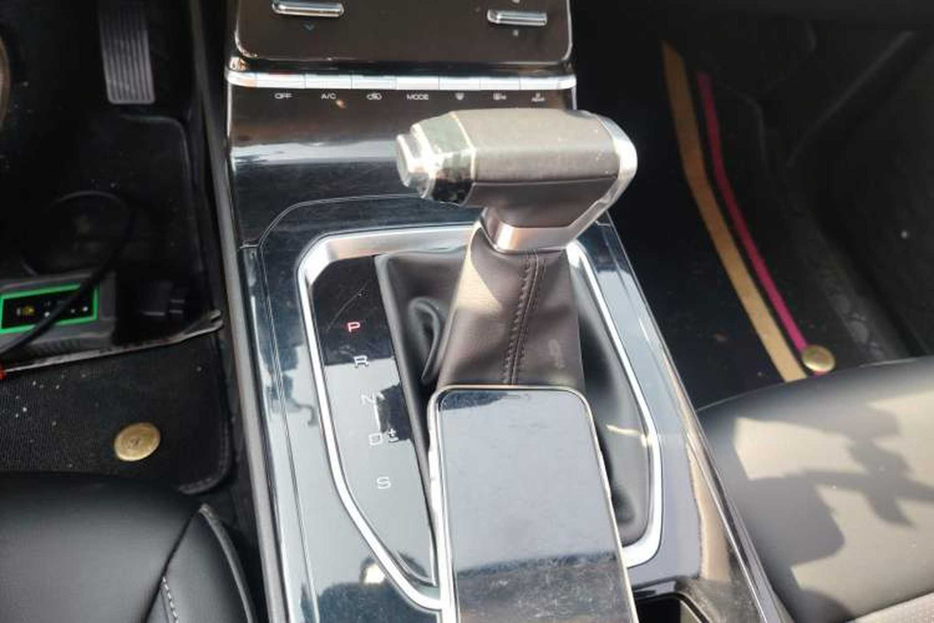 Used Wuling Victory 2020 1.5T CVT Luxury Model Gear Lever