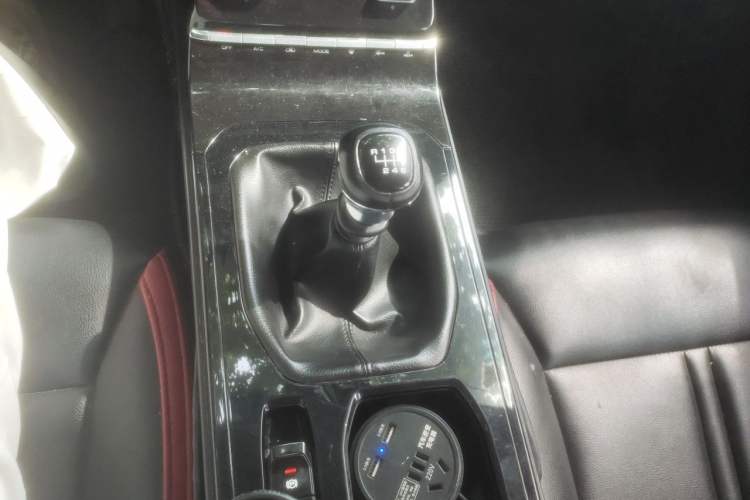 Used Wuling Victory 2020 1.5T Manual Elite Edition Gear Lever