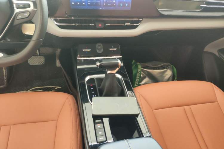 Used Wuling Victory 2020 1.5T CVT Elite Model Gear Lever