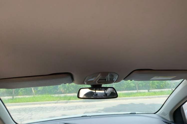 Used Wuling Victory 2020 1.5T CVT Luxury Model Headliner