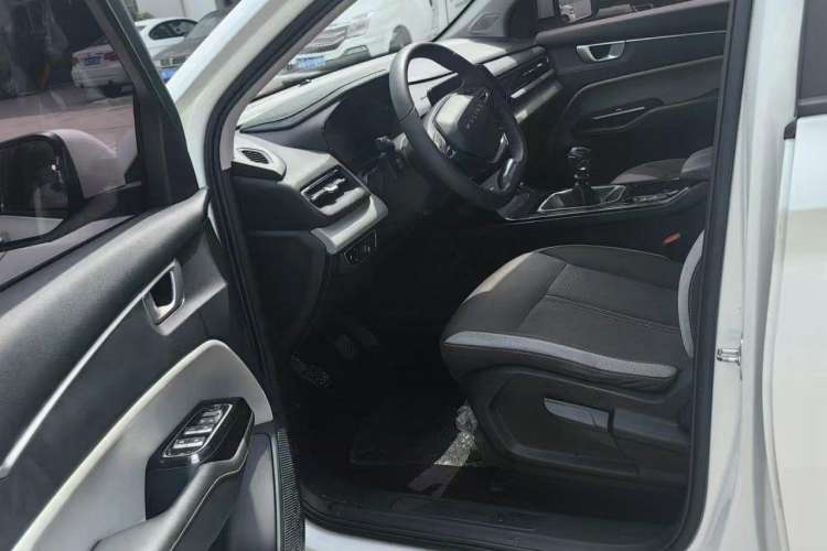 Used Wuling Victory 2020 1.5T Manual Elite Edition Interior 1