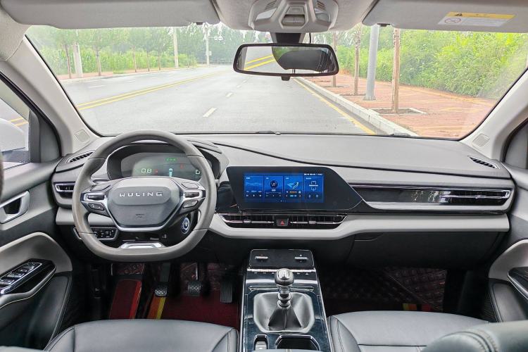 Used Wuling Victory 2020 1.5T Manual Elite Edition Interior 1