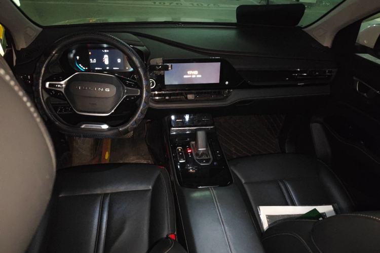 Used Wuling Victory 2020 1.5T CVT Flagship Edition Interior 2