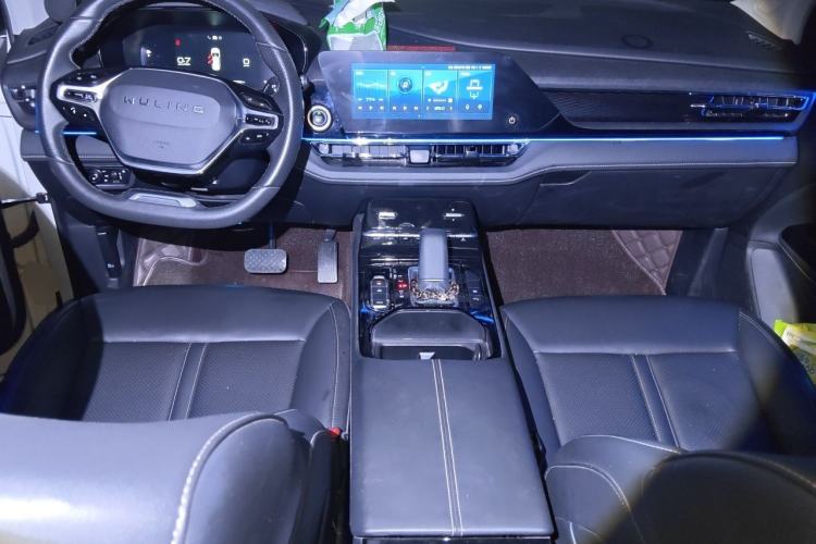 Used Wuling Victory 2020 1.5T CVT Flagship Edition Interior 2