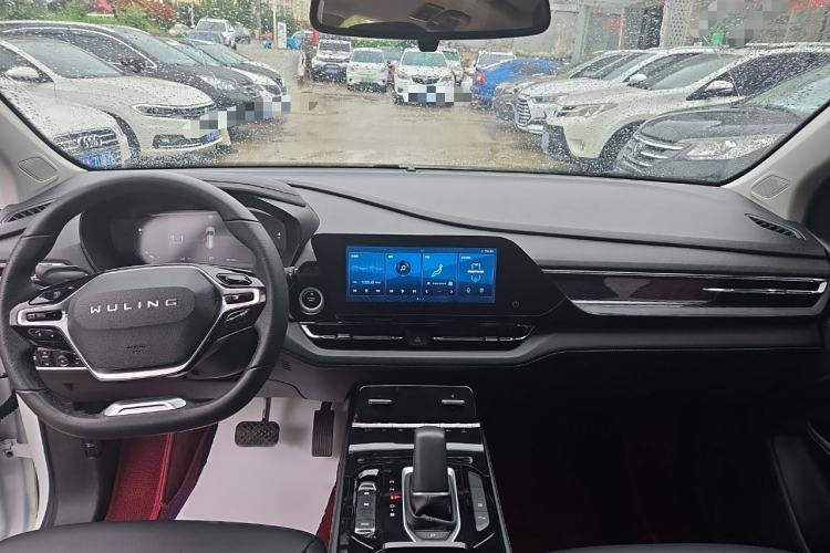 Used Wuling Victory 2020 1.5T CVT Flagship Edition Interior 3