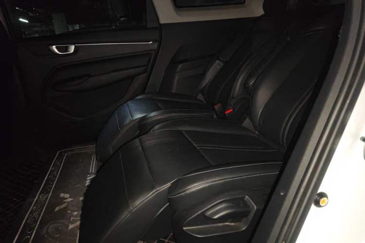 Used Wuling Victory 2020 1.5T CVT Flagship Edition Interior 4