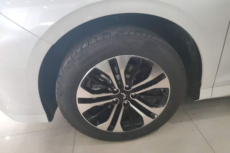 Used Wuling Victory 2020 1.5T CVT Flagship Edition Left Front Wheel Hub