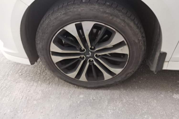 Used Wuling Victory 2020 1.5T CVT Flagship Edition Left Front Wheel Hub