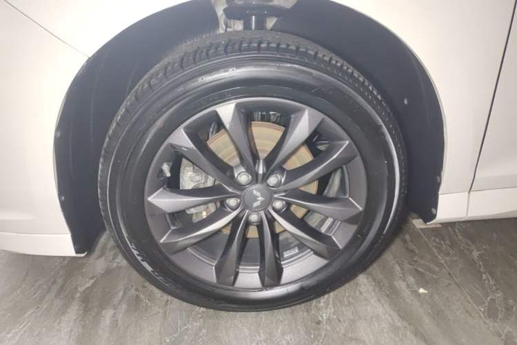 Used Wuling Victory 2020 1.5T CVT Elite Model Left Front Wheel Hub