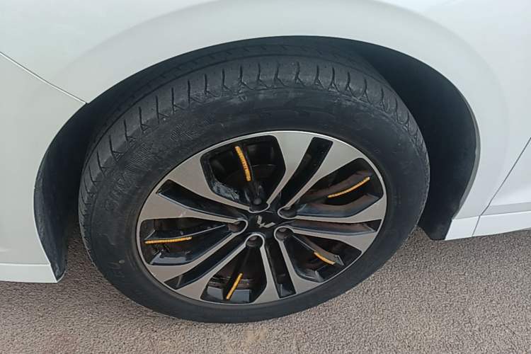 Used Wuling Victory 2020 1.5T CVT Flagship Edition Left Front Wheel Hub
