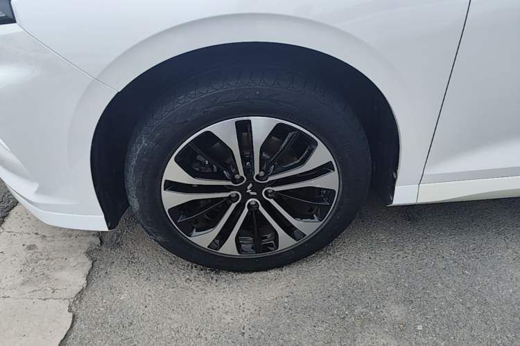 Used Wuling Victory 2020 1.5T CVT Flagship Edition Left Front Wheel Hub