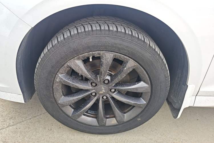 Used Wuling Victory 2020 1.5T Manual Elite Edition Left Front Wheel Hub