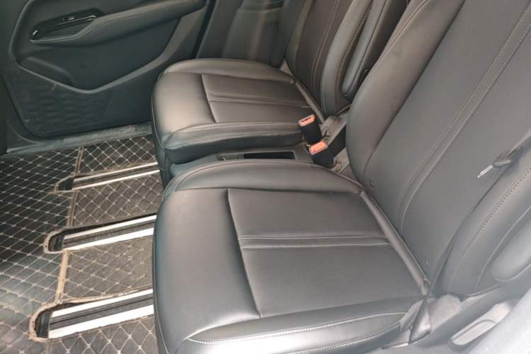 Used Wuling Victory 2020 1.5T CVT Flagship Edition Left Rear Seat