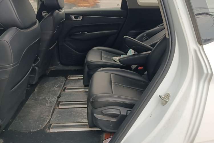Used Wuling Victory 2020 1.5T CVT Flagship Edition Left Rear Seat
