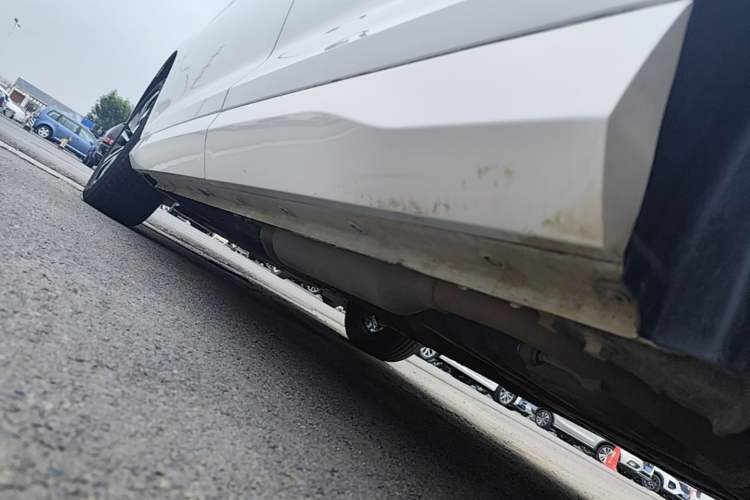 Used Wuling Victory 2020 1.5T CVT Flagship Edition Left Side Sill