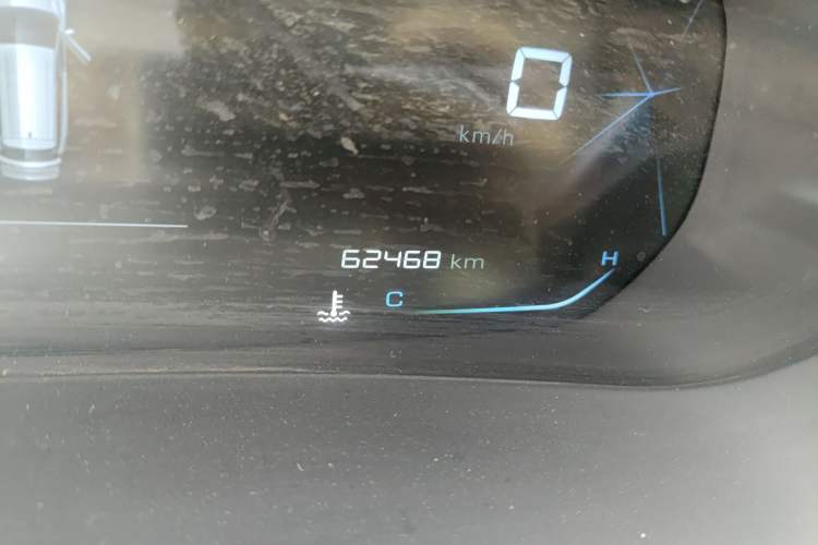 Used Wuling Victory 2020 1.5T Manual Elite Edition Odometer Close Up