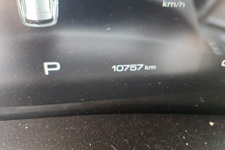 Used Wuling Victory 2020 1.5T CVT Luxury Model Odometer Close Up