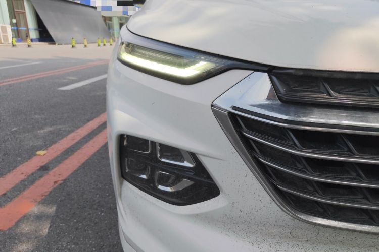 Used Wuling Victory 2020 1.5T CVT Flagship Edition Right Front Headlight
