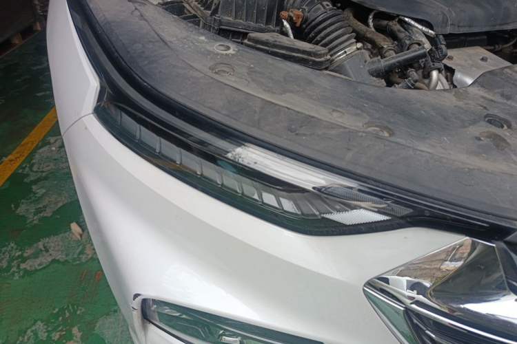 Used Wuling Victory 2020 1.5T CVT Flagship Edition Right Front Headlight